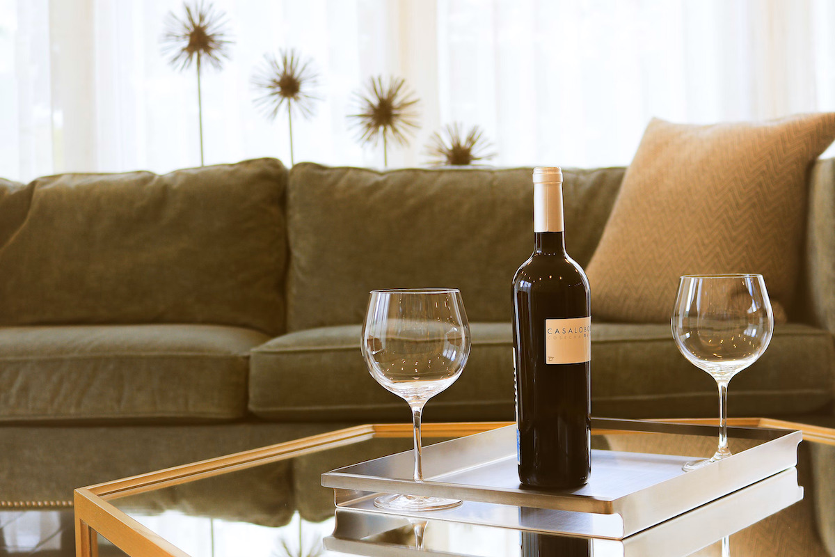 Cómo conservar el vino en casa (Consejos y Accesorios)